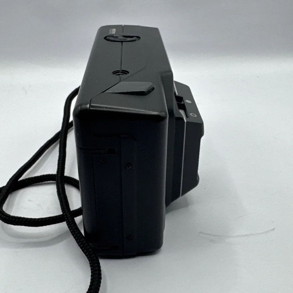 KODAK K500 38 MM f56 Kodar Lens Film Camera VR35 w/ Built In Flash With‎ Case
